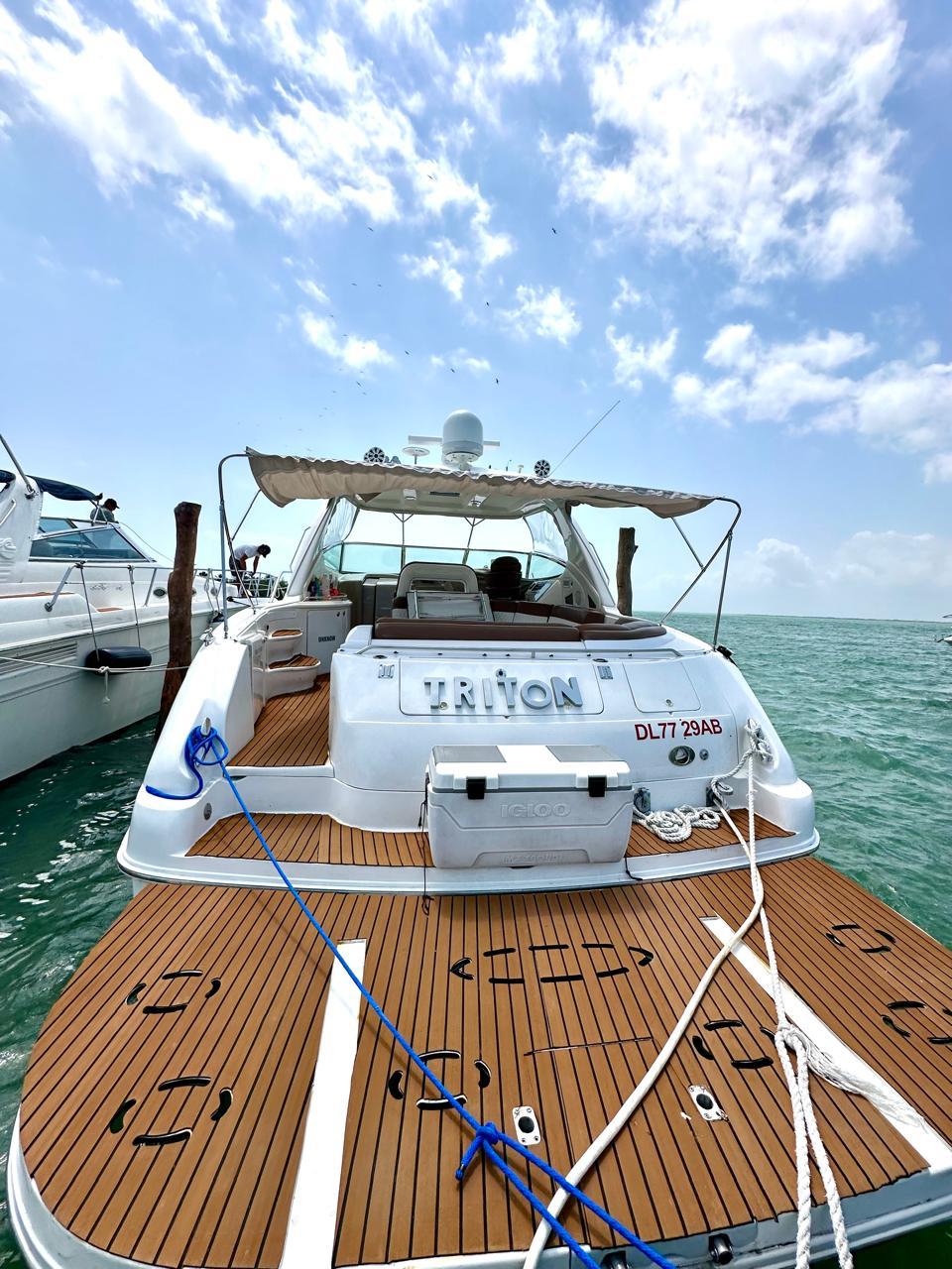 El Yate Tritón